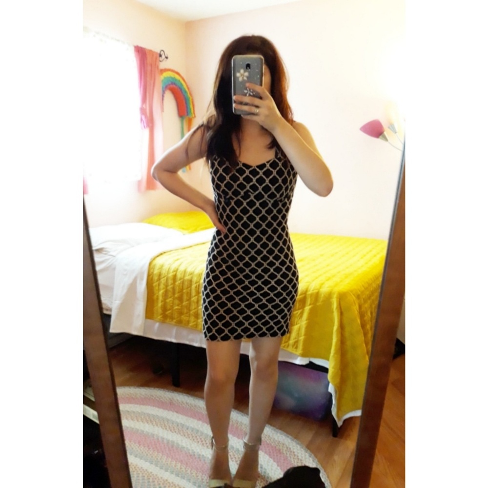 Alt.B // BODYCON MIDI BLACK AND WHITE LACED DRESS